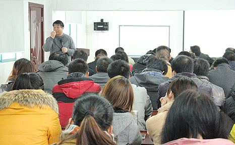 久久91亚洲成人电影 安邦邀请著名经济学教授陆满平来企做“融资上市”培训(图1)