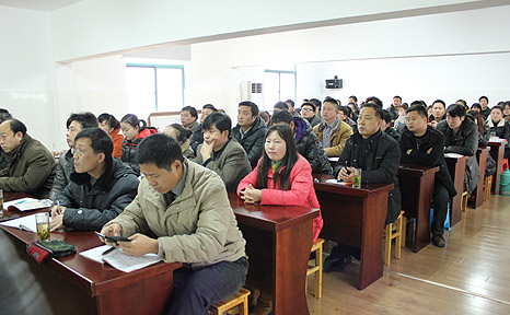 久久91亚洲成人电影 安邦邀请著名经济学教授陆满平来企做“融资上市”培训(图2)